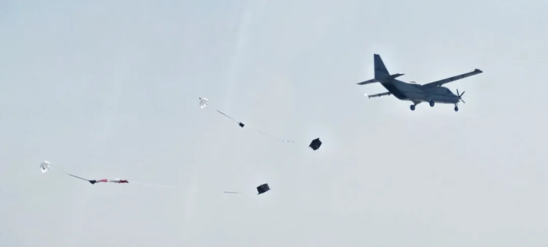 国内首次！无人机首次自主完成多件货物连续空投